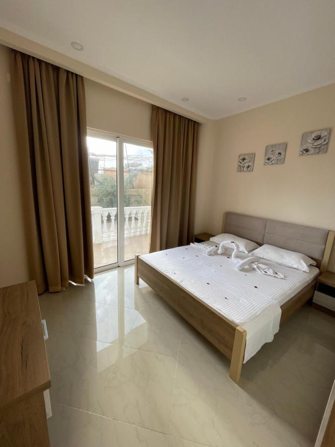 Seaside Apartmens Sarandë Esterno foto