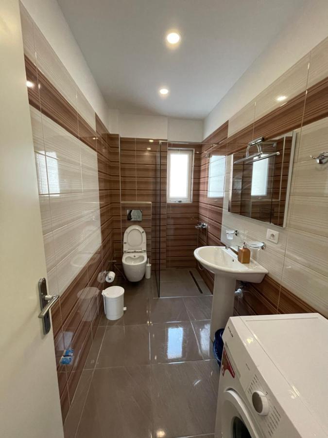 Seaside Apartmens Sarandë Esterno foto