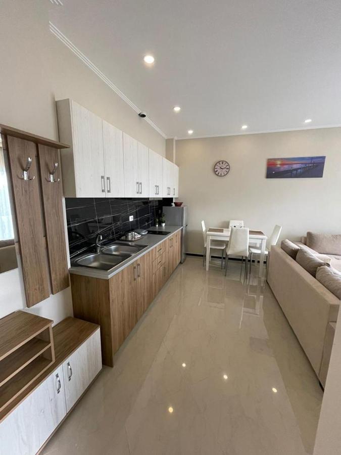 Seaside Apartmens Sarandë Esterno foto