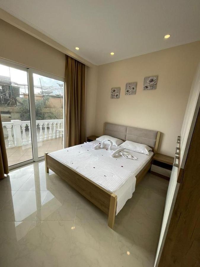 Seaside Apartmens Sarandë Esterno foto