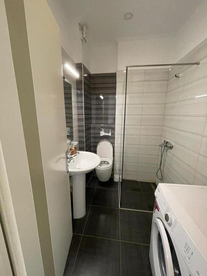 Seaside Apartmens Sarandë Esterno foto