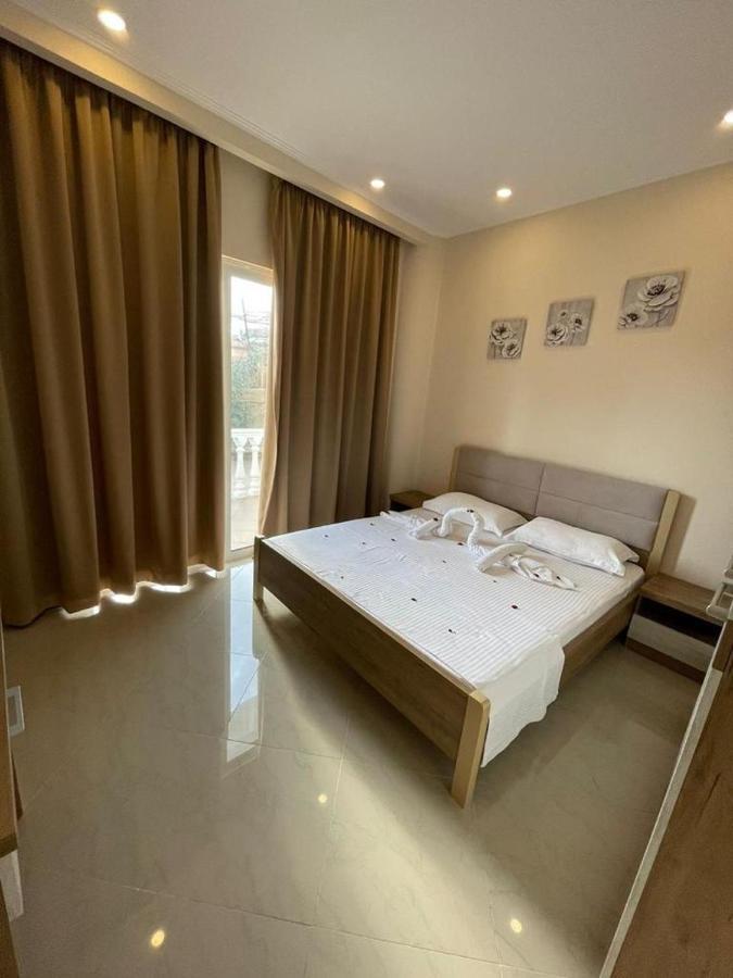 Seaside Apartmens Sarandë Esterno foto