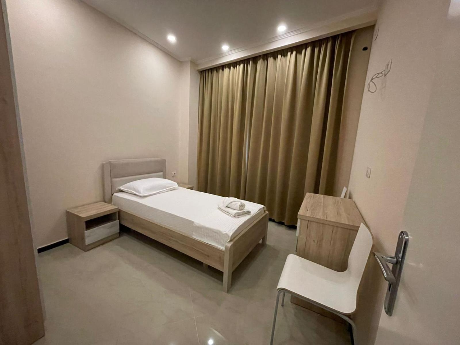 Seaside Apartmens Sarandë Esterno foto