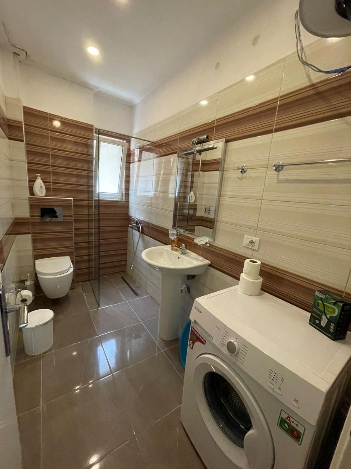 Seaside Apartmens Sarandë Esterno foto