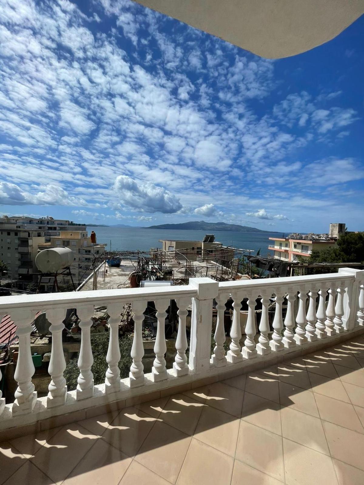 Seaside Apartmens Sarandë Esterno foto