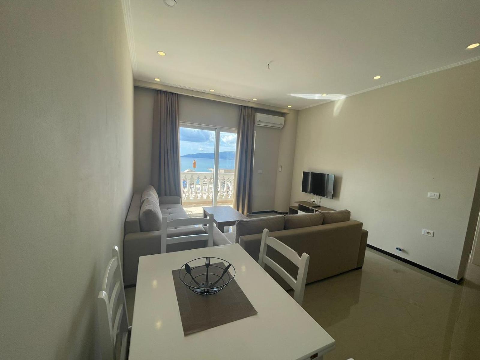 Seaside Apartmens Sarandë Esterno foto